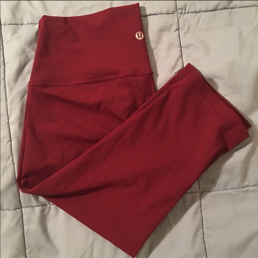 Lululemon Burgundy Wunder Under Crops Size 8